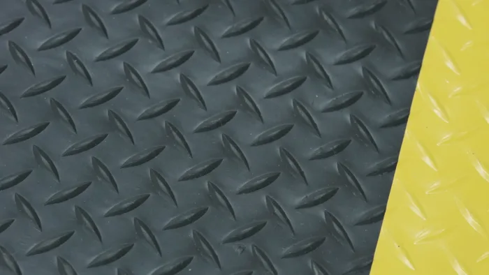 DIAMOND PLATE - 900mm X 600mm - Black/Yellow - Image 4